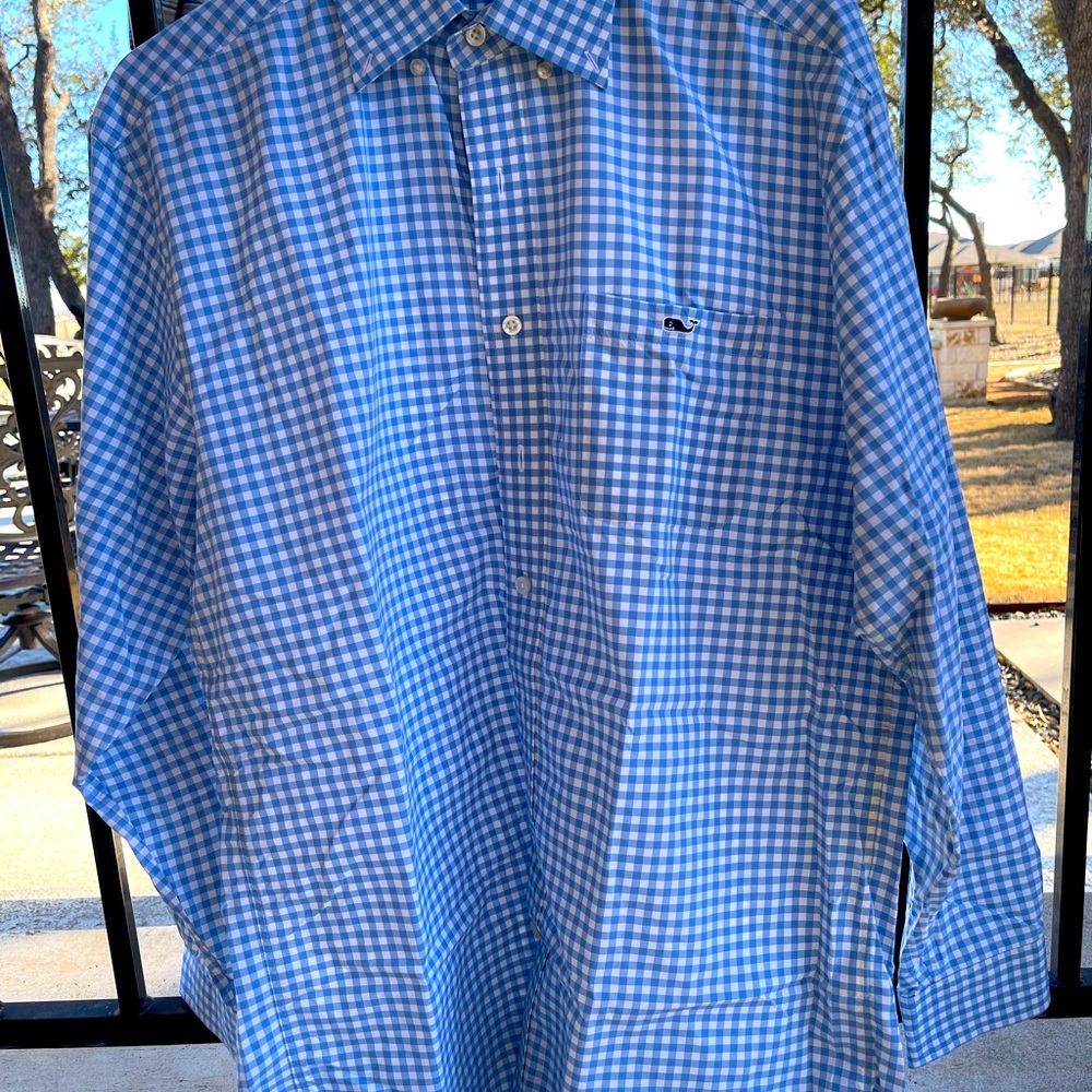 Vineyard Vines long sleeve button down shirt